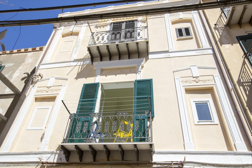 Domus Osterio Magno Apartment Cefalu Exterior photo